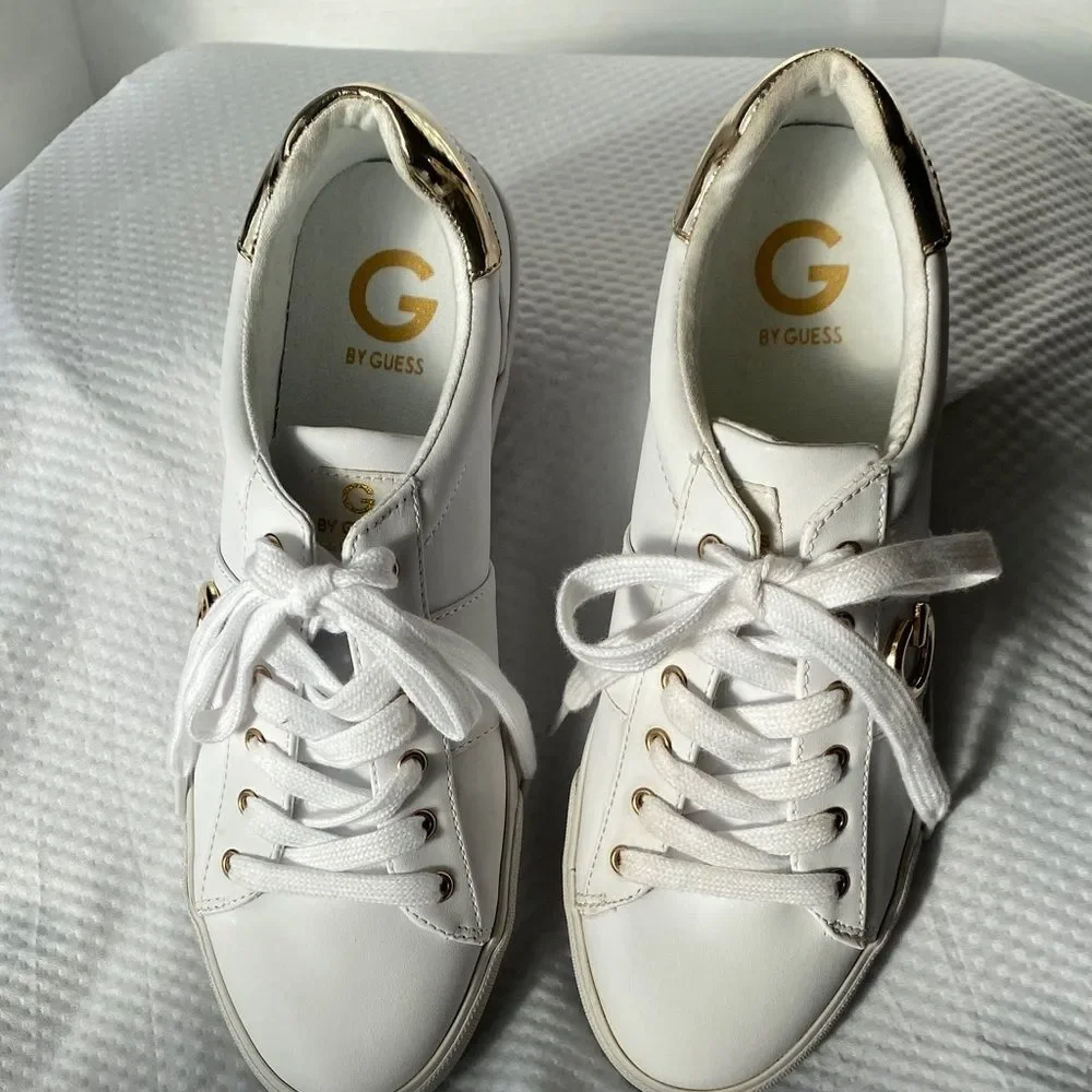 G by Guess White Sneakers with Gold Heel Accent Super Cute Women’s Size 11M NWOT